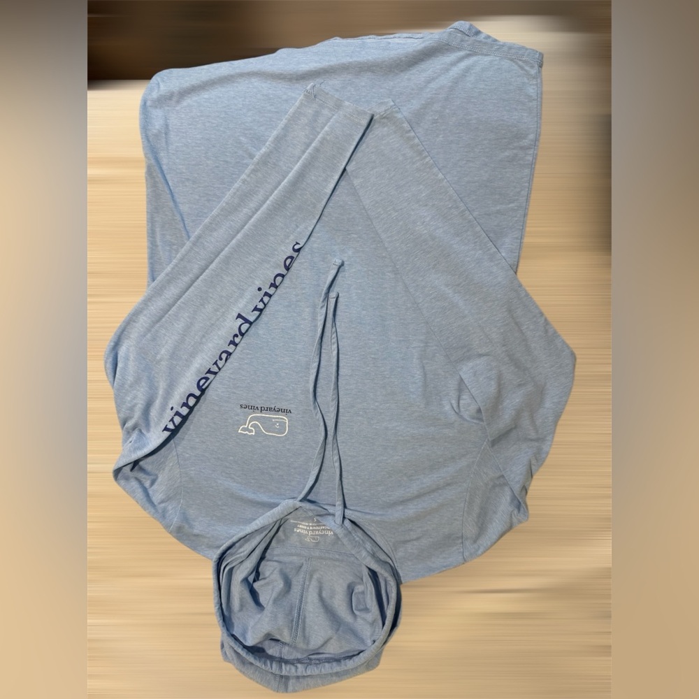 Vineyard vine pullover